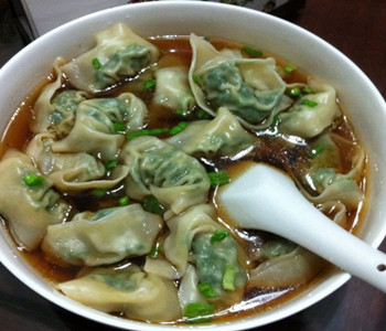 <a href=/shicai/shucai/QingCai/index.html target=_blank><u>青菜</u></a>馄饨馅的做法 虾仁馄饨馅的做法 翡翠馄饨的做法