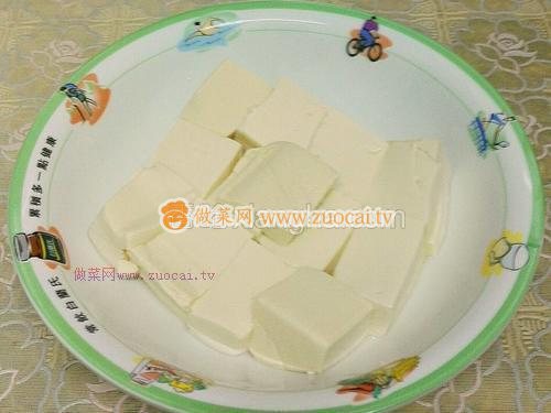 <a href=/shicai/mimian/DouFu/index.html target=_blank><u>豆腐</u></a>蒸水蛋的做法