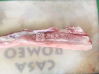 贴秋膘的快手肉菜——香煎<a href=/shicai/rouqin/WuHuaRou/index.html target=_blank><u>五花肉</u></a>的做法步骤：1