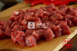 手工自制香辣豆鼓<a href=/shicai/rouqin/NiuRou/index.html target=_blank><u>牛肉</u></a>酱的做法步骤：3