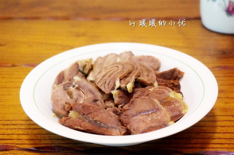 白切<a href=/shicai/rouqin/NiuRou/index.html target=_blank><u>牛肉</u></a>的做法