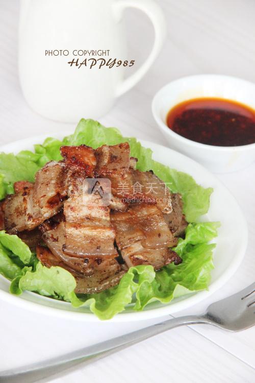 贴秋膘的快手肉菜——香煎<a href=/shicai/rouqin/WuHuaRou/index.html target=_blank><u>五花肉</u></a>的做法