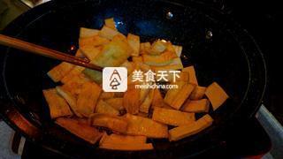 酱焖白<a href=/shicai/mimian/DouFu/index.html target=_blank><u>豆腐</u></a>干的做法步骤：9