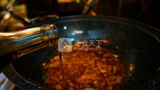 麻辣水煮<a href=/shicai/rouqin/NiuRou/index.html target=_blank><u>牛肉</u></a>的做法步骤：15