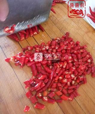 手工自制香辣豆鼓<a href=/shicai/rouqin/NiuRou/index.html target=_blank><u>牛肉</u></a>酱的做法步骤：6